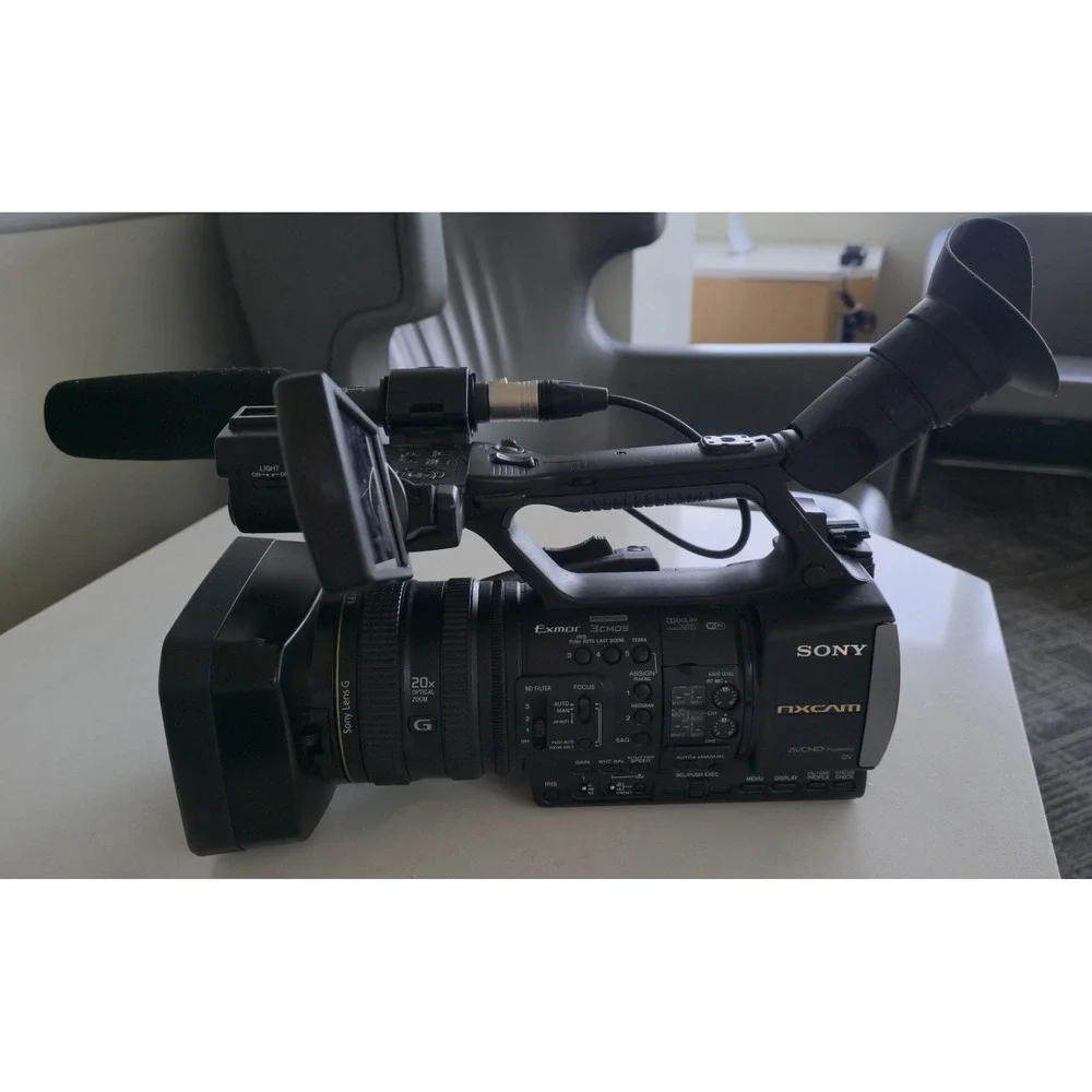 Sony HXR-NX3/1 NXCAM‎ Professional Handheld Camcorder Only 120 Operational Hours